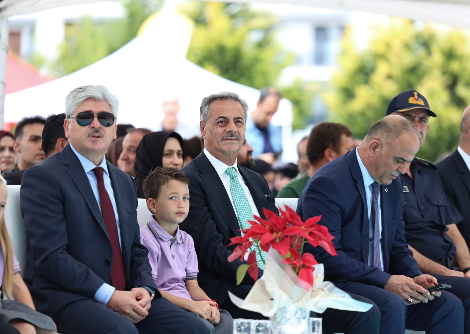 Alemdar, “Evlatlarımızın ve gençlerimizin her zaman, her alanda yanında olacağız”