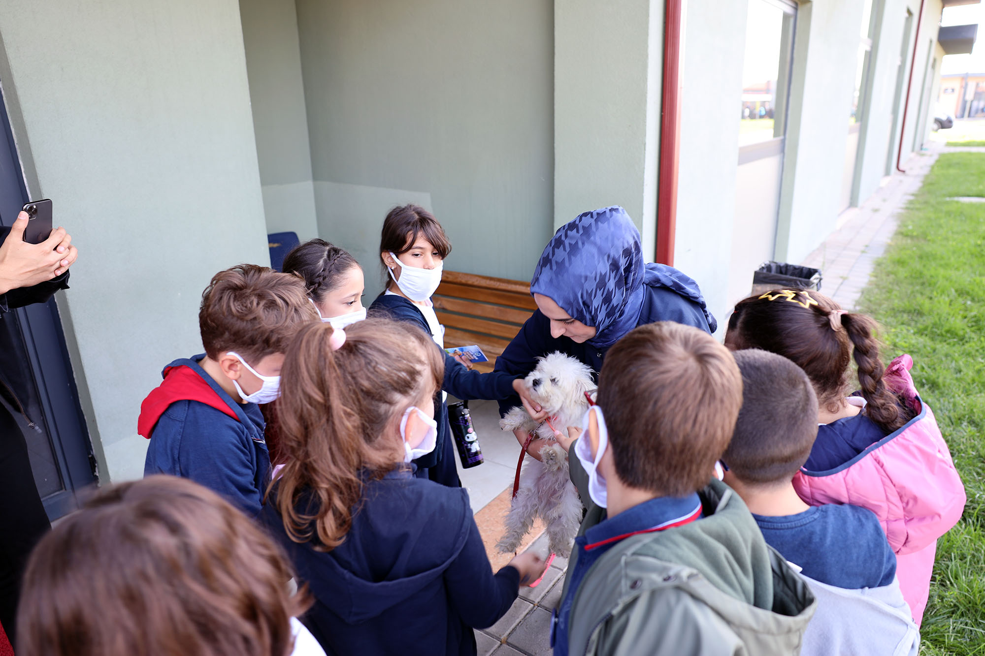 Sevgi dolu buluşma: Can dostların yeni dünyasına hayran kaldılar