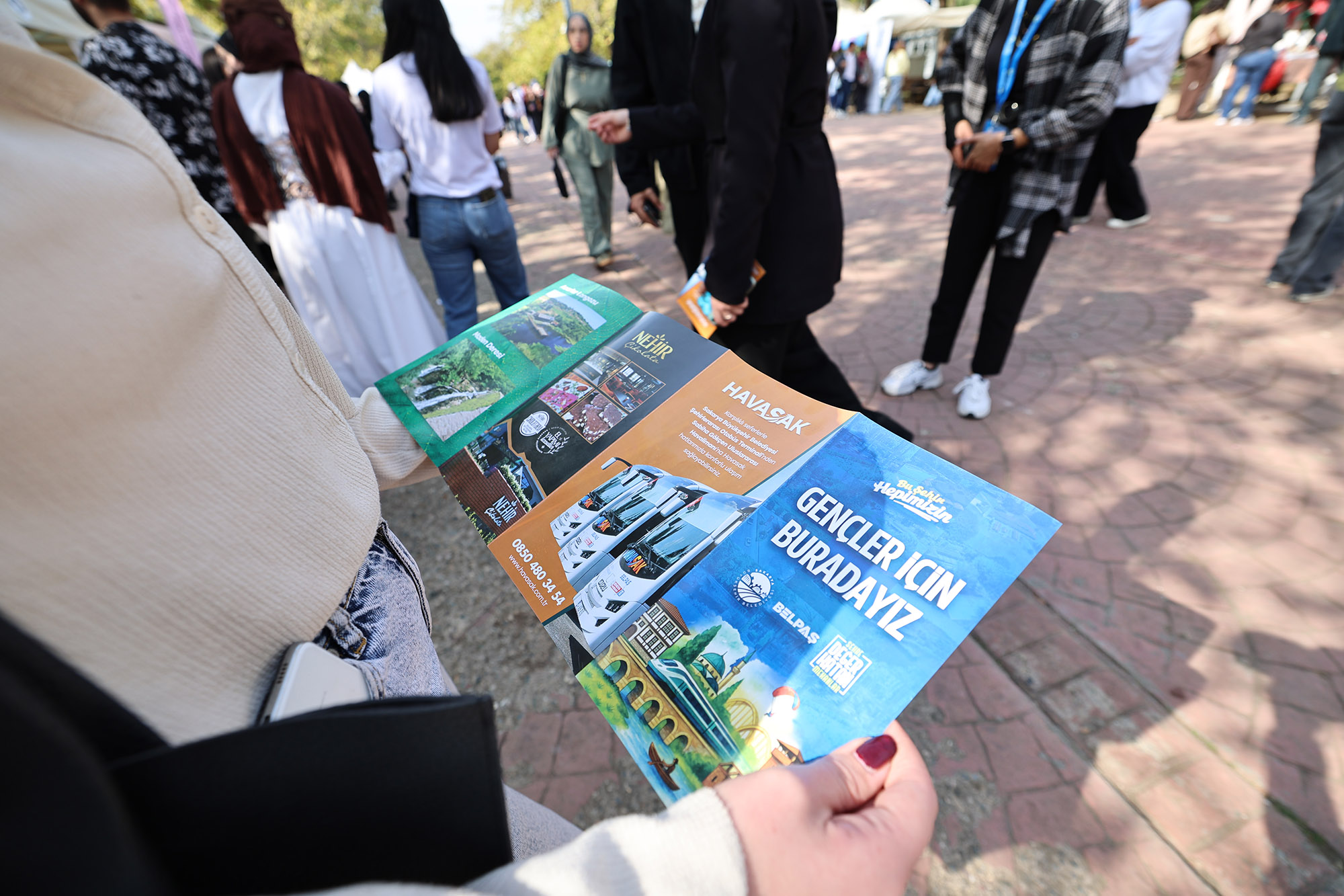 Üniversitede Büyükşehir rüzgârı: İkramlar, hediyeler… 