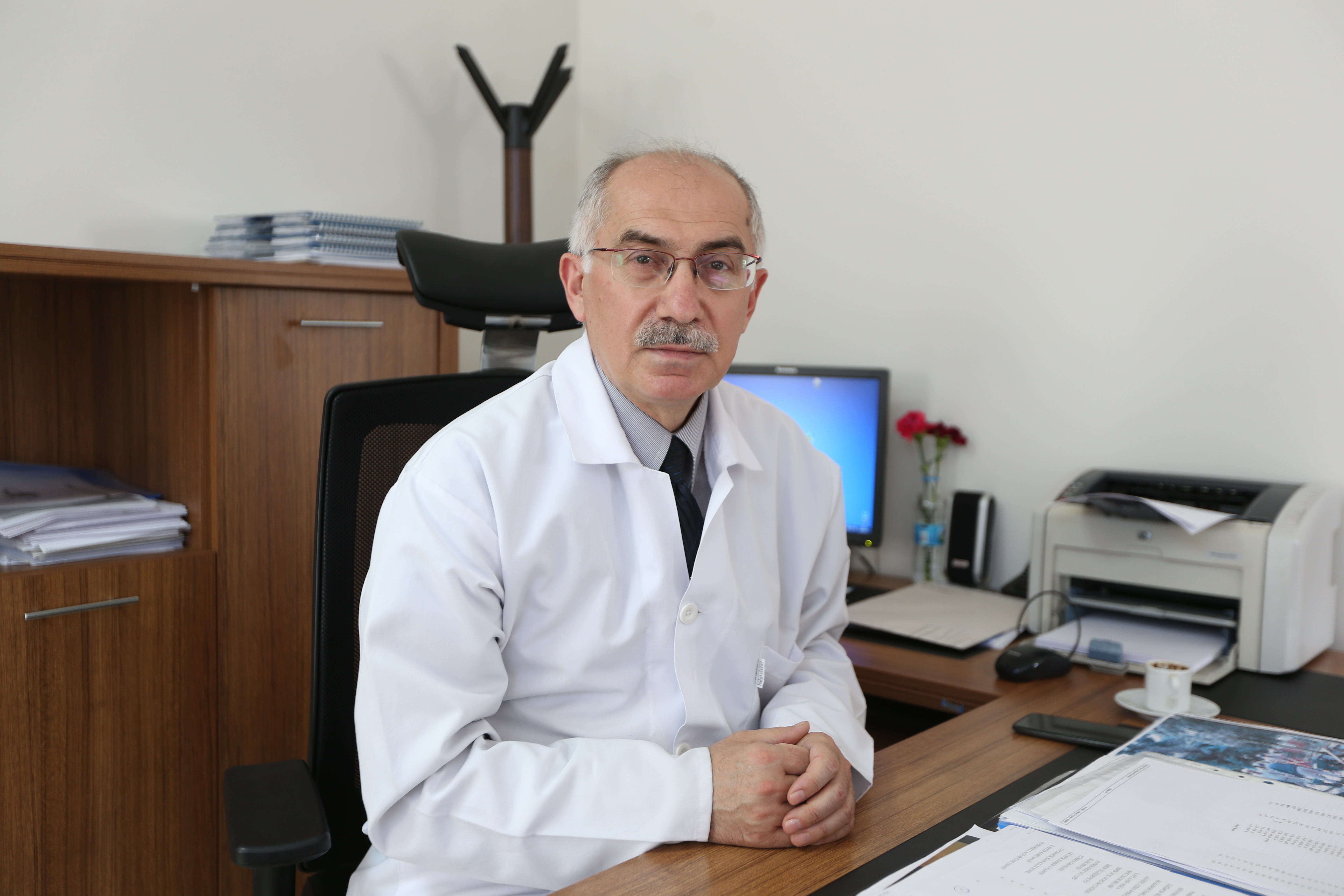 Mezarlıklar bayrama hazırlanıyor