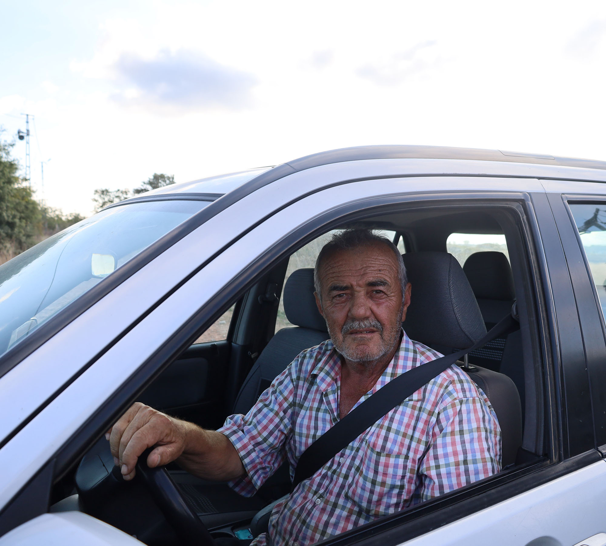 Söğütlü’de yenilenen grup yollarına vatandaşlardan tam not: “Modern bir hale kavuştu”