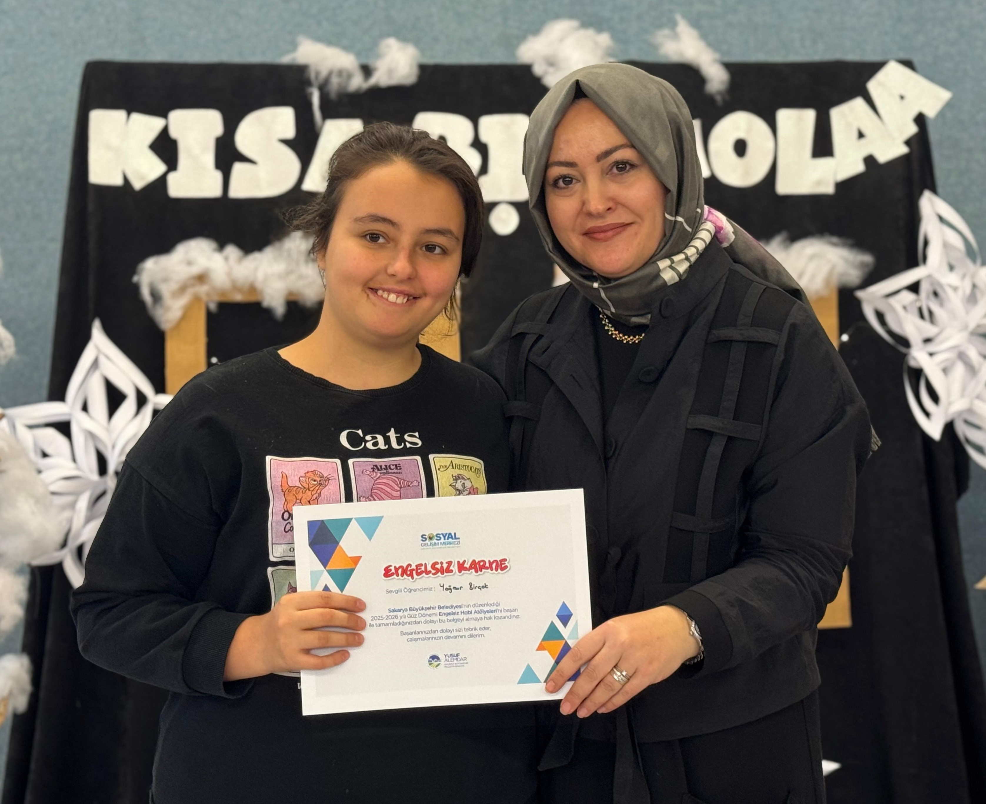 Engelsiz Hobi Atölyelerinde karne sevinci