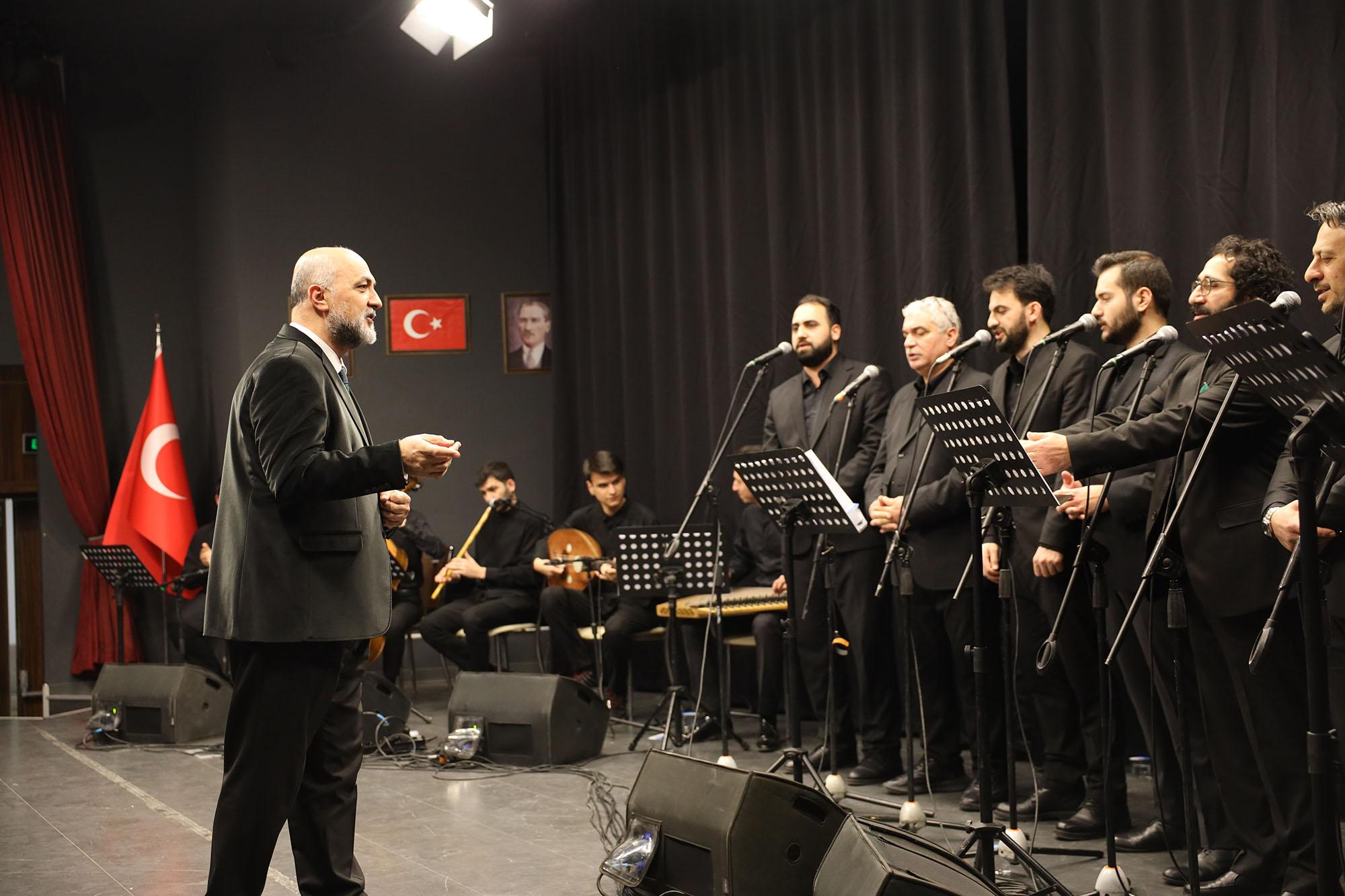 Ayasofya geleneğinden gelen ilahi nağmeler Sakaryalılarla buluştu