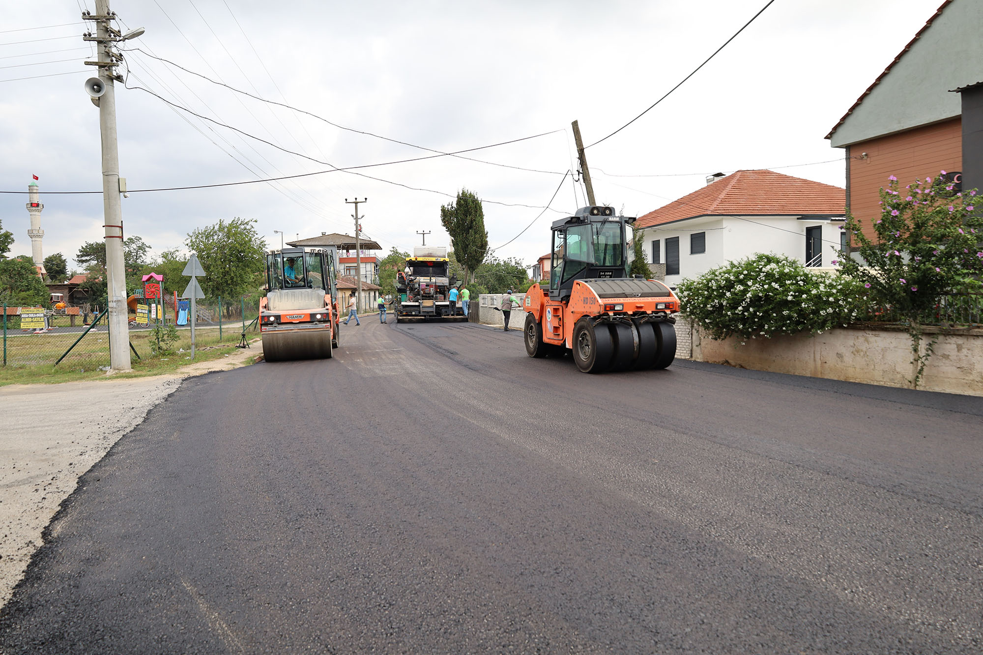 Adapazarı ve Serdivan’ın kırsalında kritik güzergâh Büyükşehirle sil baştan 