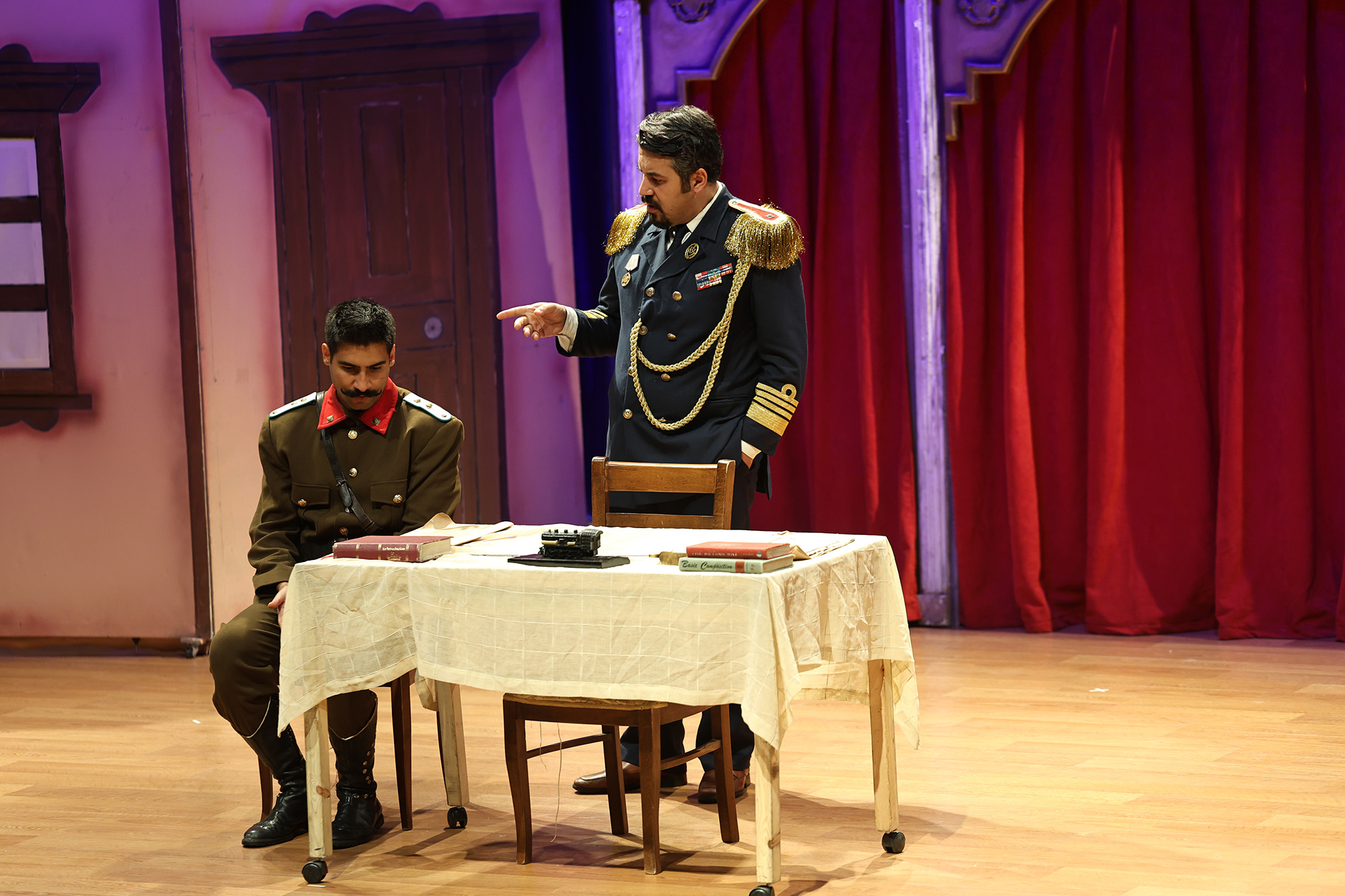 Sakarya’da tiyatro perdesine görkemli açılış 