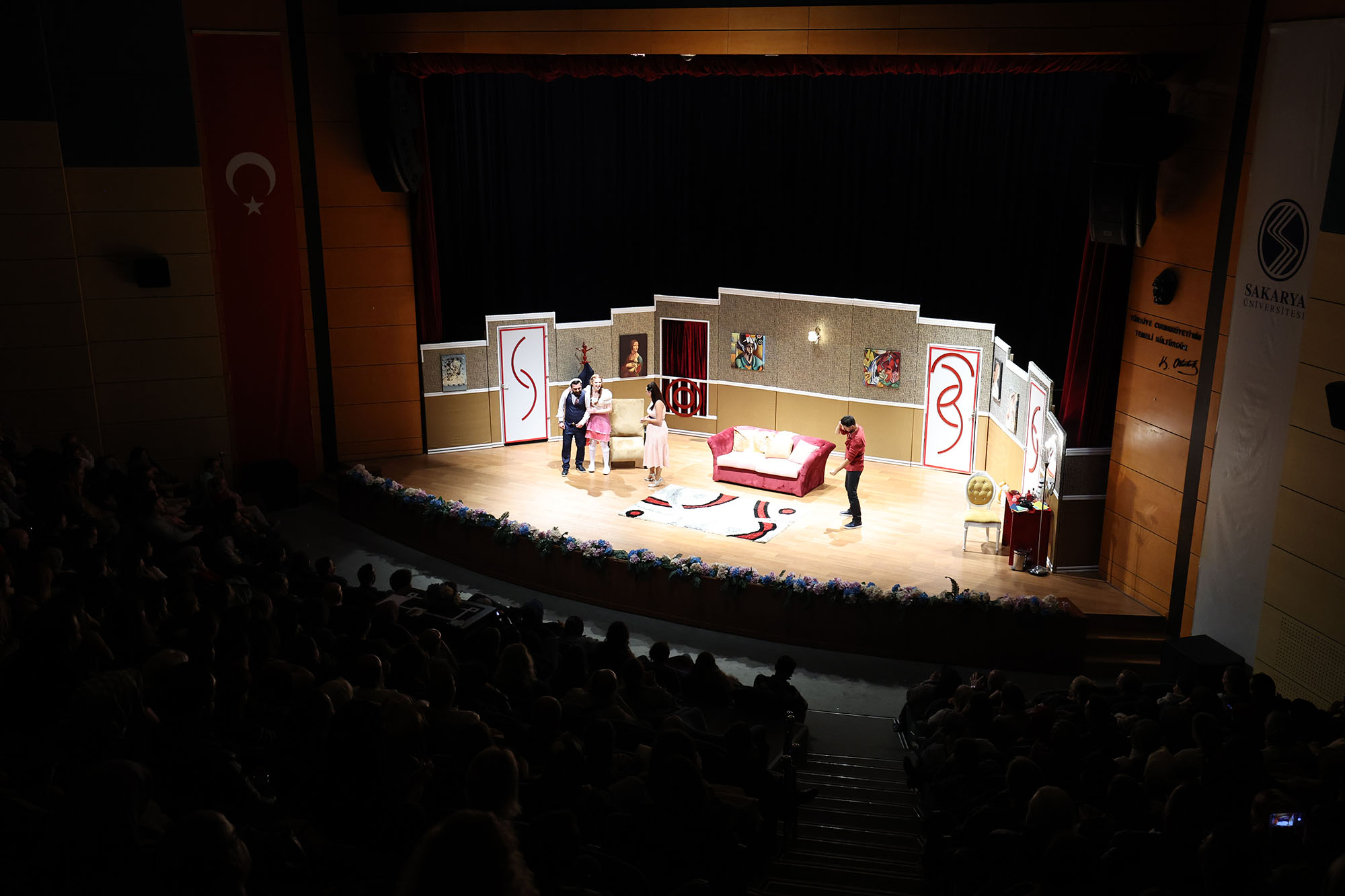 “Şahane Düğün” oyununa yoğun ilgi