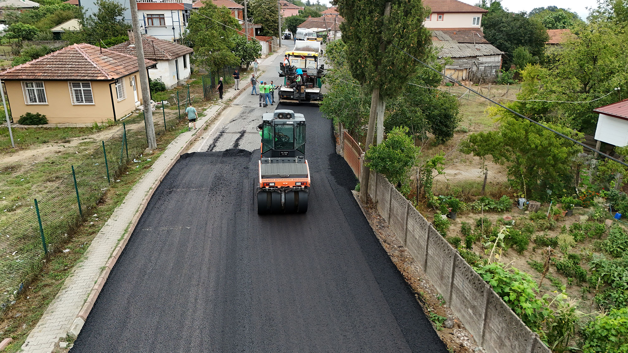 Adapazarı ve Serdivan’ın kırsalında kritik güzergâh Büyükşehirle sil baştan 