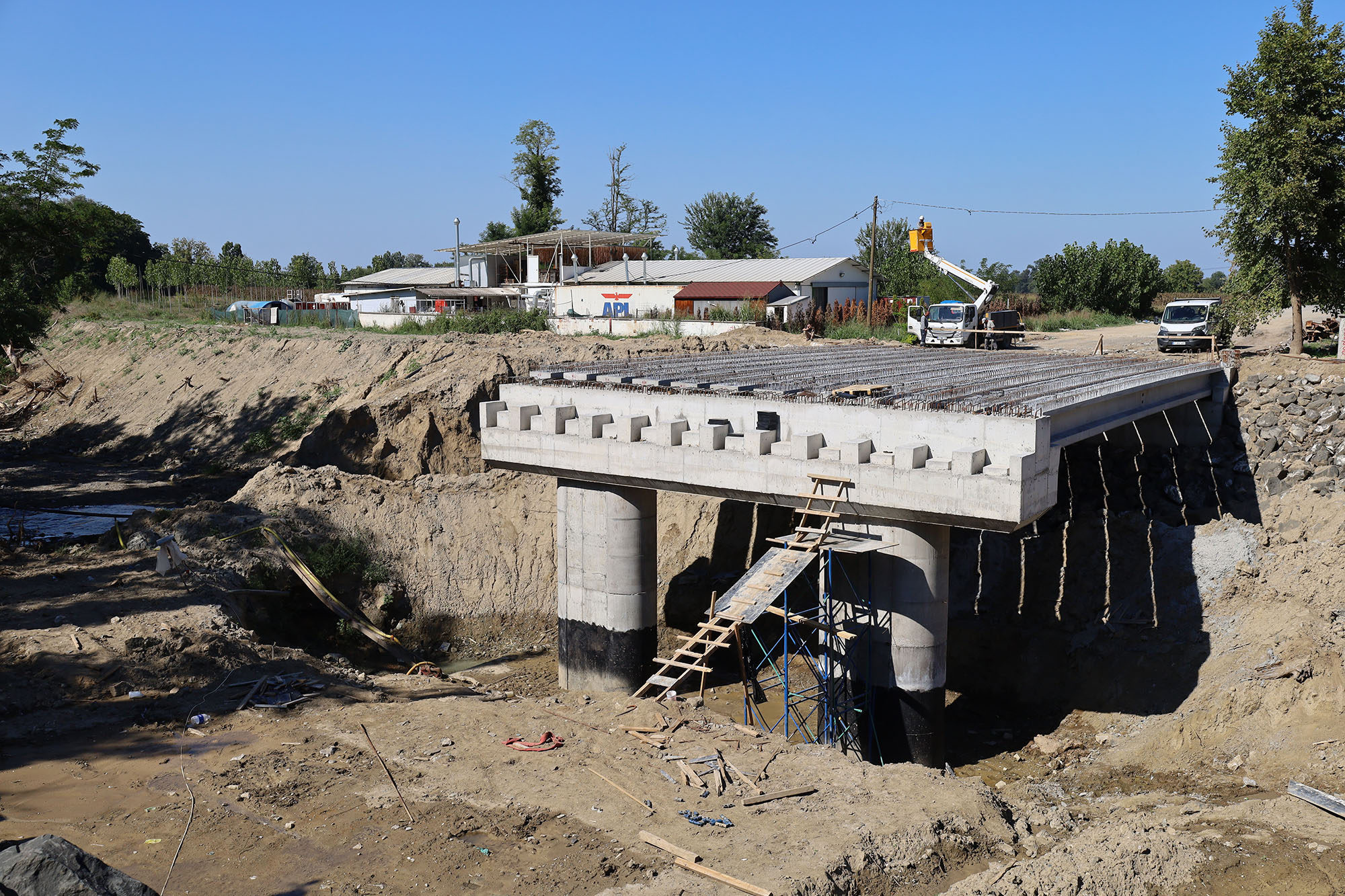 2 ilçe ve 20 mahalleyi bağlayan köprü yükseliyor: Büyükşehir son durumu açıkladı