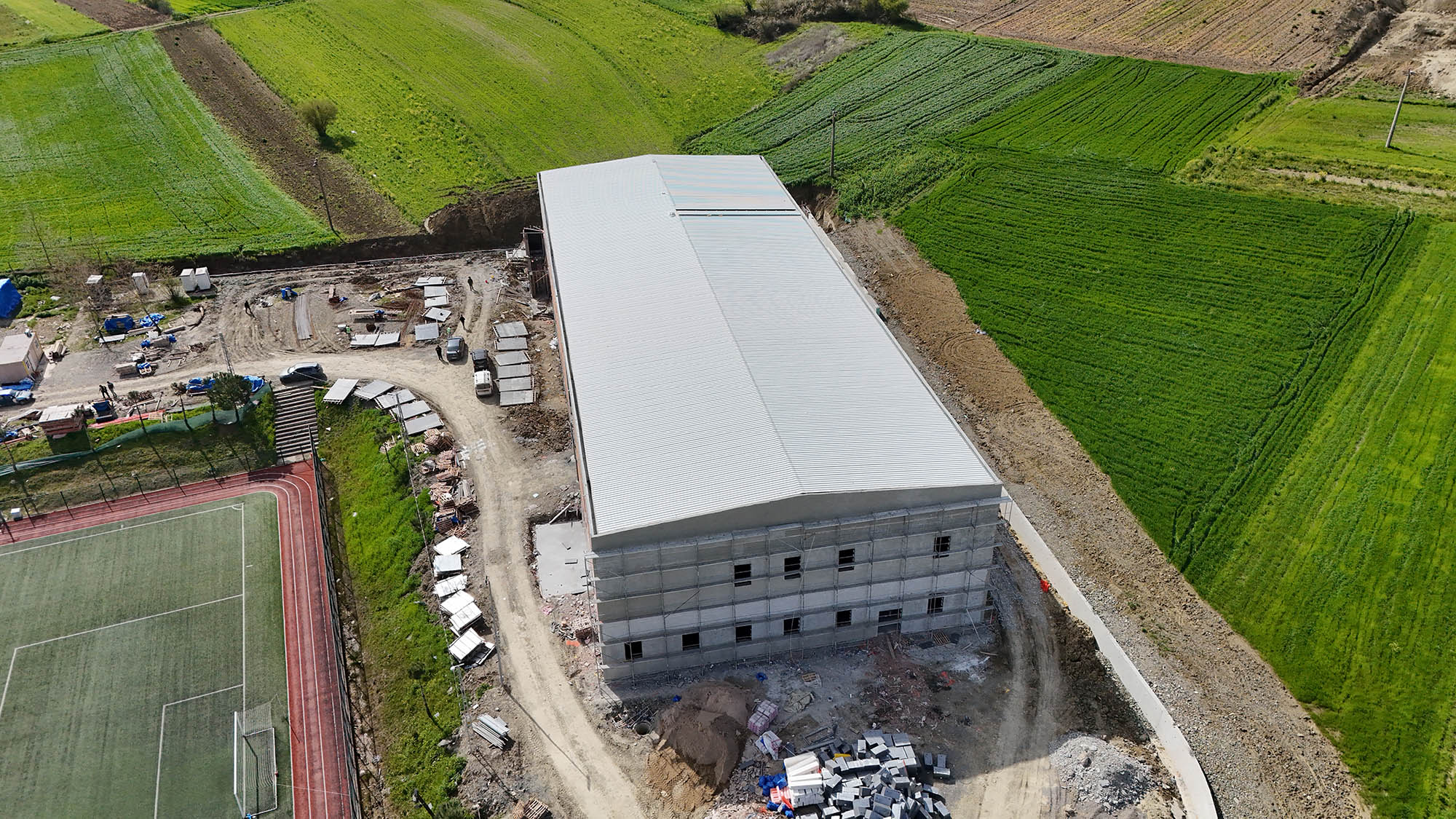 Kaynarca’da gençlerin dört gözle beklediği proje adım adım sona yaklaşıyor