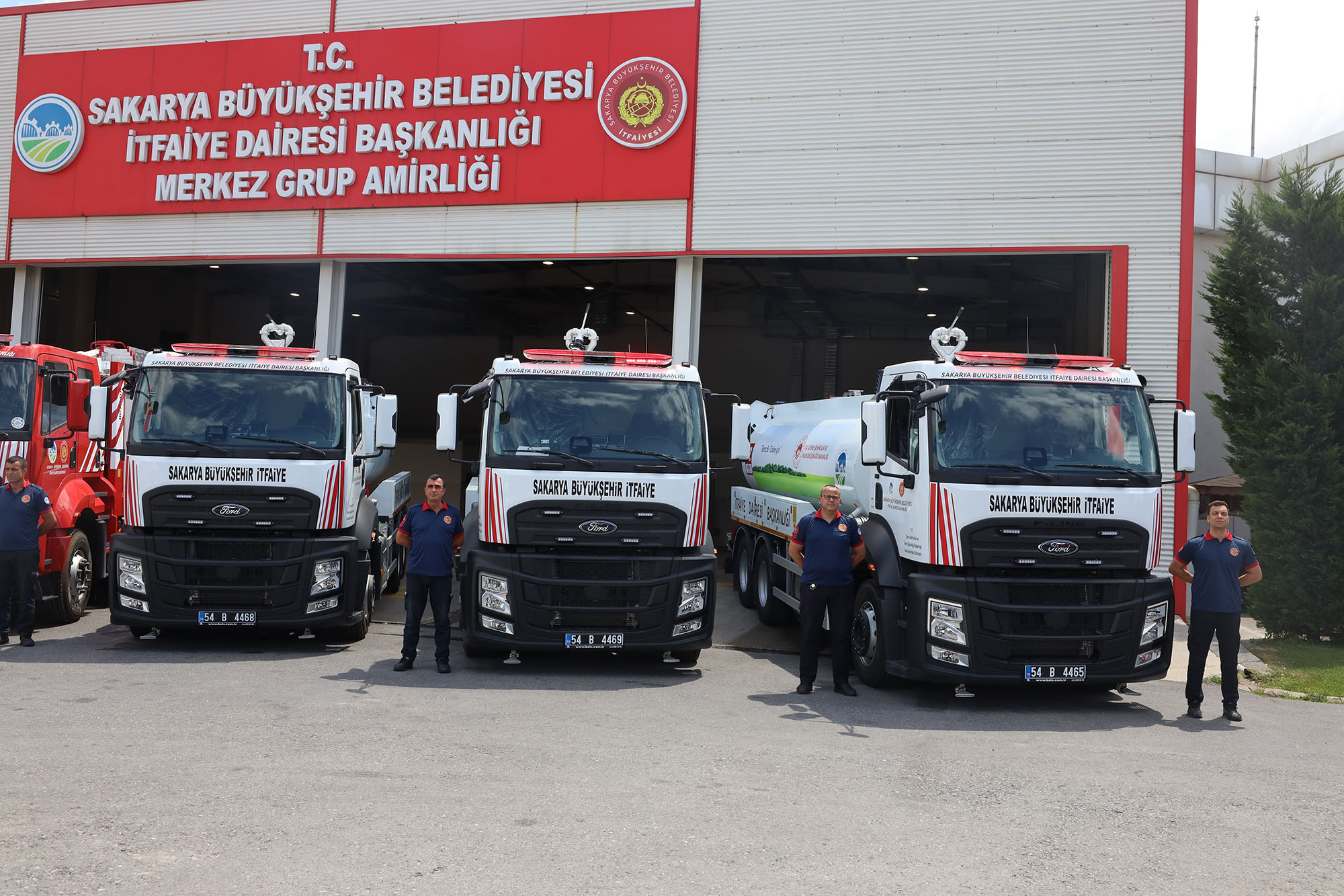 İtfaiye Teşkilatına güç katan 70 milyon TL’lik 6 aracı Yusuf Alemdar paylaştı: “Afetlere karşı mücadele gücümüzü artırmaya devam edeceğiz”