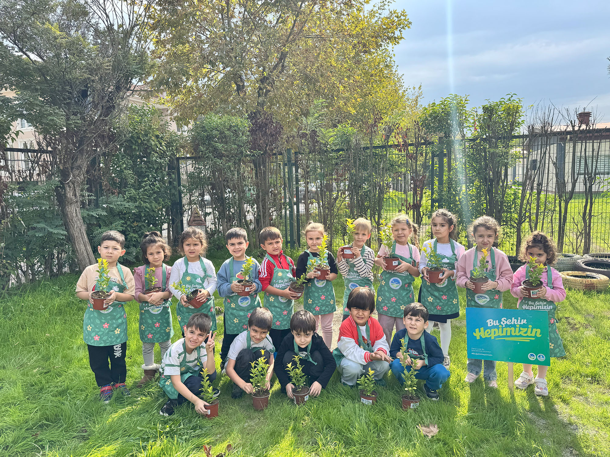 Toprağa dokunan minik eller Sakarya’da umudu ekti