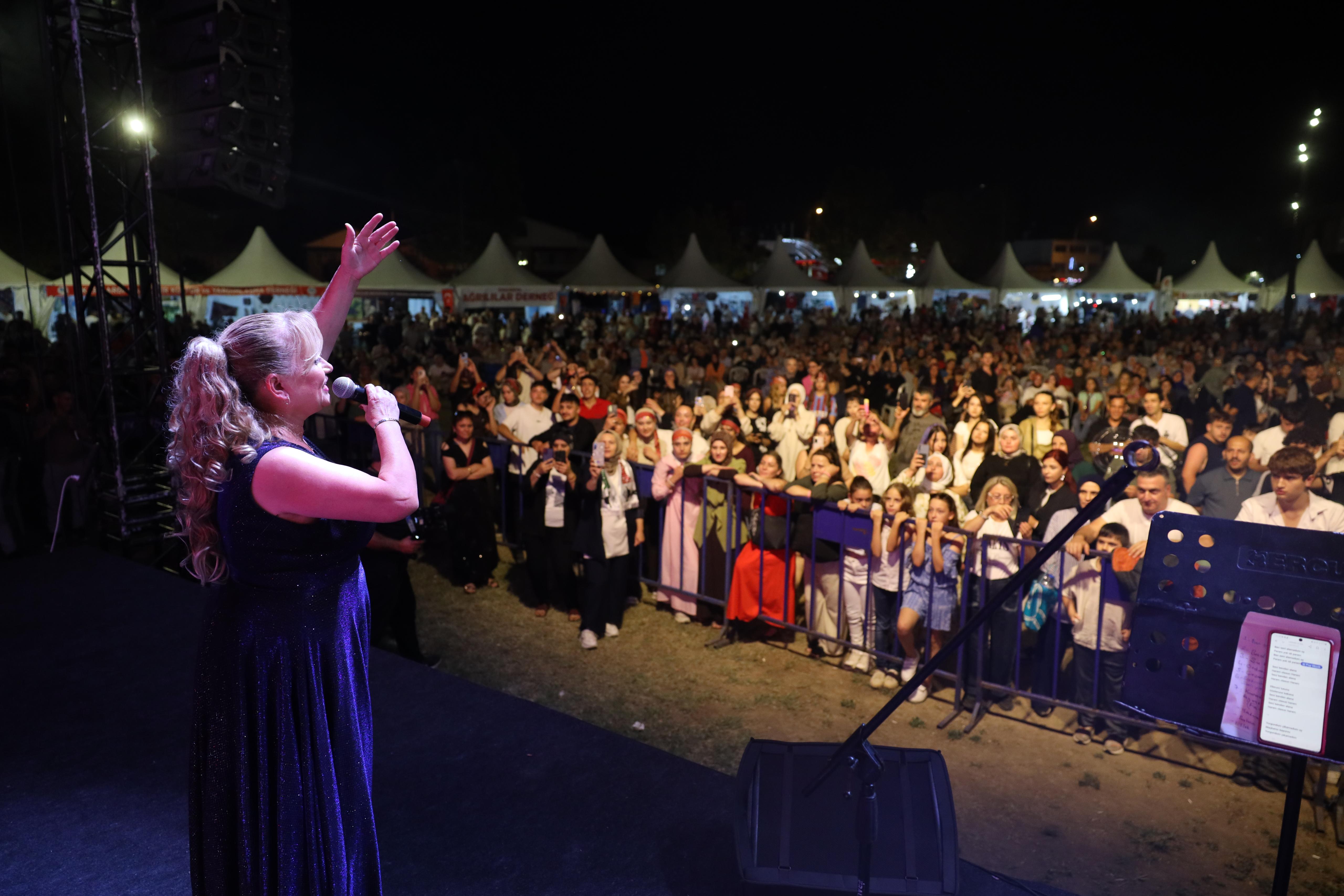 Karadeniz’in renkleri ve ezgileri Millet Bahçesi’nde buluştu