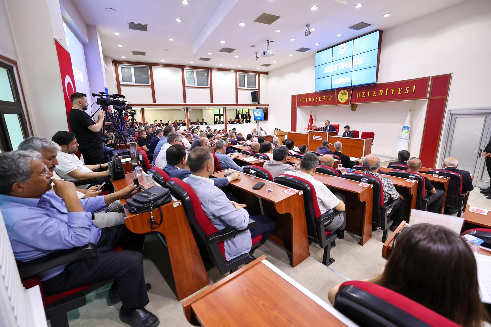 Dev yatırımlarla yepyeni bir Sakarya: “Şehrimizi daha güzel yarınlara hazırlıyoruz”