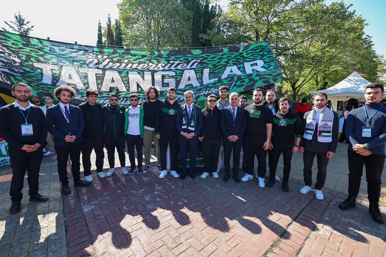 Yusuf Alemdar güzel gelişmeyi gençlerle paylaştı: “Şehir Kütüphanesi için çalışmalar başlıyor”