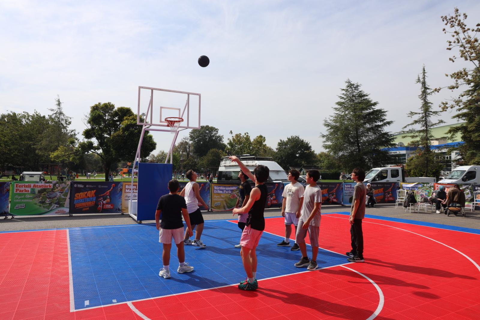 Aziz Duran Parkı’nda 3x3 sokak basketbolu şöleni: 250’den fazla sporcu parkede ter döktü