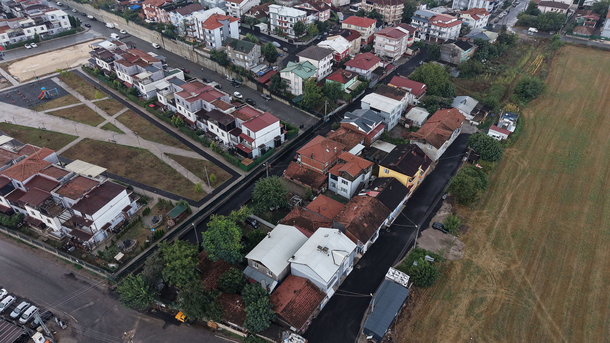 Erenler’de 19 sokağın altyapı ve üstyapısına Büyükşehir eli