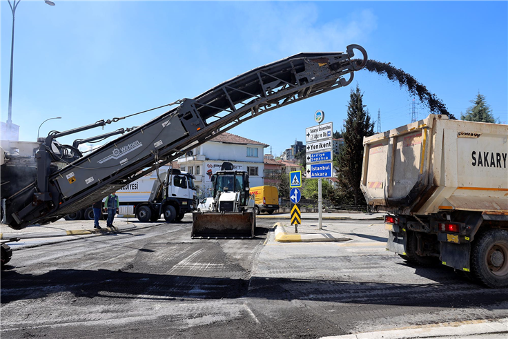 Büyükşehir’den asfalt sezonu öncesi önemli güzergahlarda iyileştirme çalışması