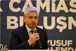 “Vefası ve fedakarlığıyla sağlık camiası her övgüyü fazlasıyla hak ediyor”