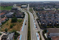 Büyükşehir, yol çizgilerini yenileyerek güvenli ulaşımı güçlendiriyor
