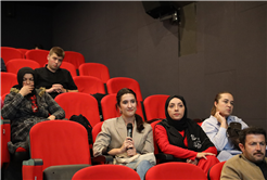 “Bir Tutam Karanfil’ film ve söyleşisi OSM’de gerçekleştirildi