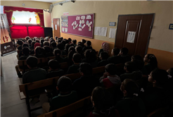 ‘Bir Hikâye Bin Neşe’ çocukların yüzünde tebessüm oluyor