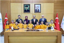 Yusuf Alemdar başkanlığı Elisa’ya devretti: “Hayal kurmaktan asla vazgeçmeyin”