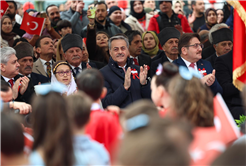 Alemdar miniklerin 23 Nisan coşkusuna ortak oldu: “Tüm çocuklarımızın bayramı kutlu olsun”