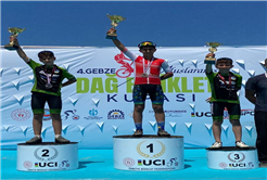 Güreşte ve bisiklette Büyükşehirli sporcular madalyaları topladı