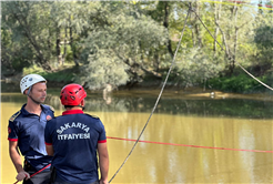 Büyükşehir’in itfaiyecileri Sakarya Nehri üzerinde nefes kesti
