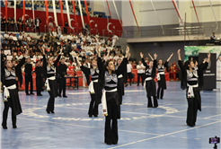 “Gençlerimizin yanında oluyor, onların sporla, sanatla ve eğitimle iç içe büyümesi için gereken desteği sunuyoruz”