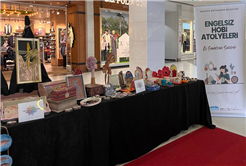 Engelsiz Hobi Atölyelerinin el emeği ürünleri Agora AVM’de sergilendi