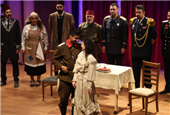 Sakarya’da tiyatro perdesine görkemli açılış 