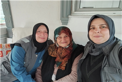 YADEM Yaşlılar Gününde eli öpülesi büyükleri unutmadı