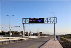 Sürücülere rehber olan dev ekran Karaman Yolu’nda farklı noktaya alındı