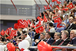 “Gençlerimizin yanında oluyor, onların sporla, sanatla ve eğitimle iç içe büyümesi için gereken desteği sunuyoruz”