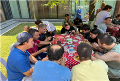 Özel bireyler ve anneleri hobi atölyelerinde el ele