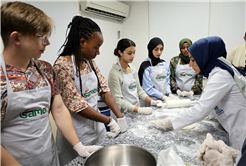 Dünyanın dört bir yanından gençler Büyükşehirle Türk kültürünü tanıdı