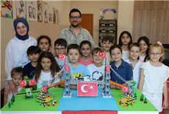 Minik öğrencilerden anlamlı etkinlik