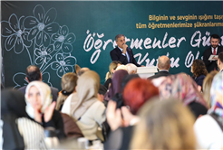 “Öğretmenlik hiçbir ölçüyle tarif edilmeyecek kadar yüce bir meslektir”