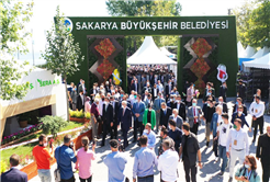 ‘Lokomotif şehir Sakarya’ dev fuarla kapılarını bu kez dünyaya açtı