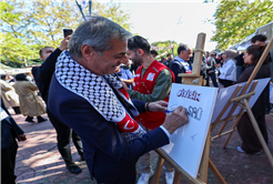 Yusuf Alemdar güzel gelişmeyi gençlerle paylaştı: “Şehir Kütüphanesi için çalışmalar başlıyor”