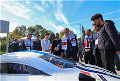 Yusuf Alemdar güzel gelişmeyi gençlerle paylaştı: “Şehir Kütüphanesi için çalışmalar başlıyor”