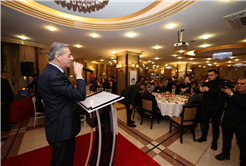 “Vefası ve fedakarlığıyla sağlık camiası her övgüyü fazlasıyla hak ediyor”