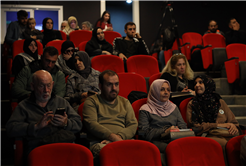 “Sahadaki gerçekler tüm edebi kurguları yerle bir etti”