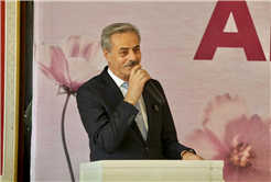“Anne sadece evlat büyüten değil, geleceğin temellerini atan güçlü bir rehberdir”