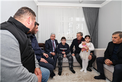 Vali Doğan ve Başkan Alemdar’dan anlamlı ziyaret: “Harun’un nefesine hep birlikte umut olalım”