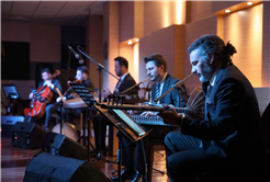 Ziya Taşkent’te Yaprak Sayar konseriyle müzik dolu gece