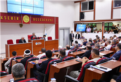 Yusuf Alemdar mecliste şehrin yeni müjdelerini paylaştı: Kimsesizler Oteli, 250 bin metrekare yeşil alan ve Kaynarca’ya SGM geliyor