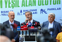 Şehri ikiye ayıran raylar yer altına alınıyor, üzeri yeşil alan oluyor: Sahada ilk ray sökümü için makineler çalıştı