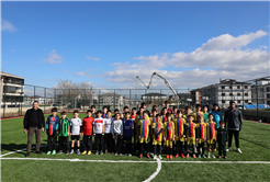 Futbol, basketbol, voleybol sahası Hanlıköy’de çocukların göz bebeği oldu